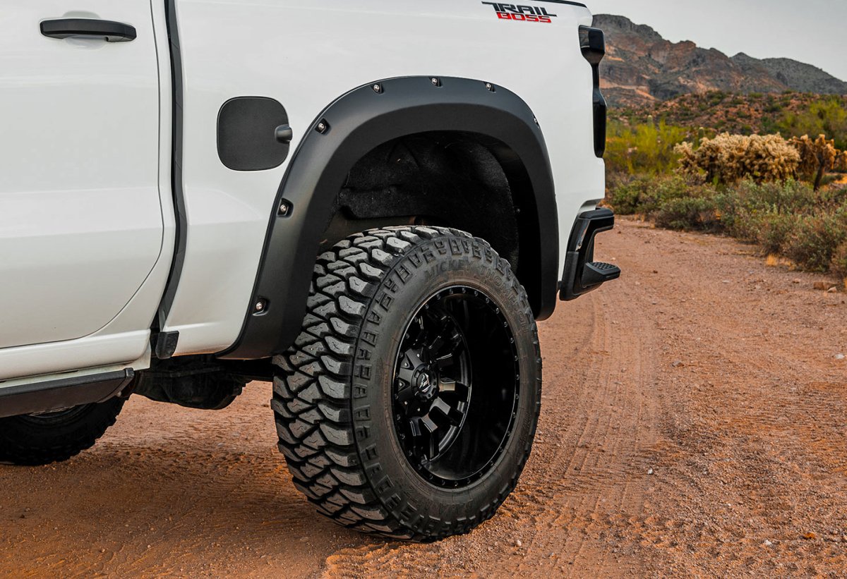 Chevrolet Silverado 1500 Pocket Fender Flares - Rough Country - G42 - White Sands - '22-'26
